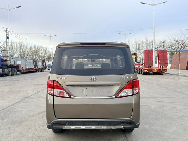 Honor S 2014 модификация 1.5L Manual Basic – фото 8