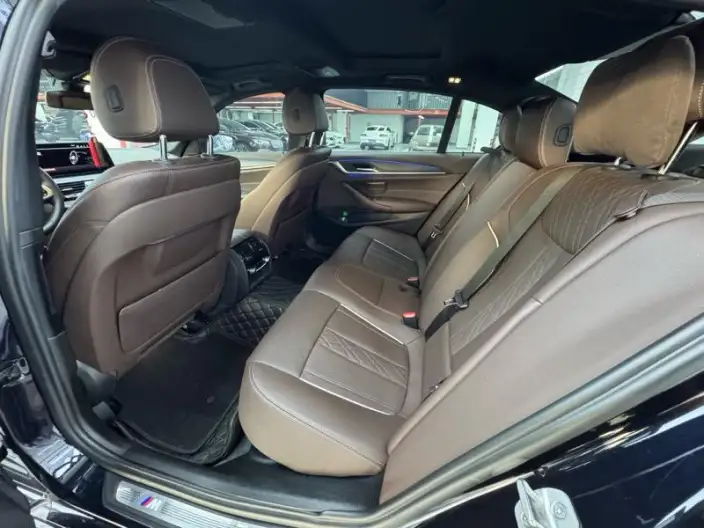 BMW 5 Series 2022 Model Facelift 525Li M Sports Set – фото 10