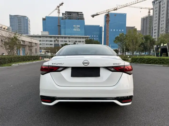 Nissan Sylphy 2023 Model 1.6L CVT Yuexiang Edition – фото 6