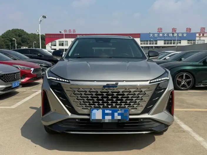 Changan Auchan Z6 2022 Model Blue whale 1.5T DCT Smart Enjoy Model