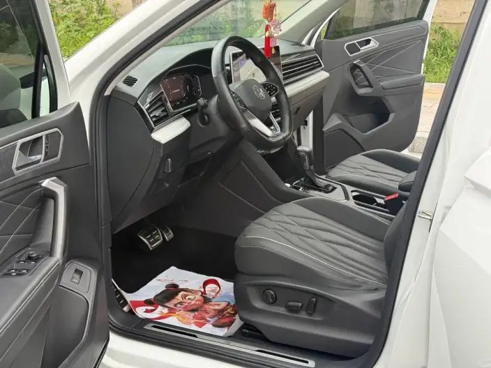 Volkswagen Tiguan L 2022 Model 330TSI Automatic 2WD R-Line Ultimate Edition – фото 8