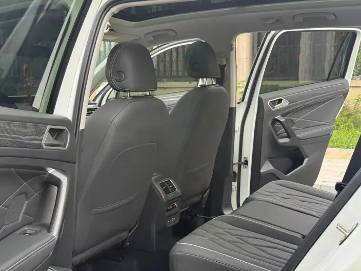 Volkswagen Tiguan L 2022 Model 330TSI Automatic 2WD R-Line Ultimate Edition – фото 9