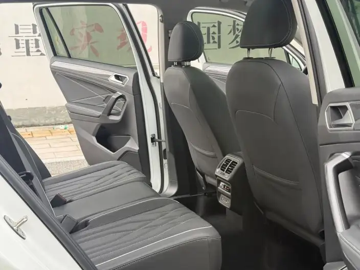 Volkswagen Tiguan L 2022 Model 330TSI Automatic 2WD R-Line Ultimate Edition – фото 10