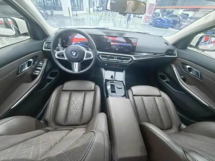 BMW 3 Series 2023 Model 320Li M Sports Set – фото 9