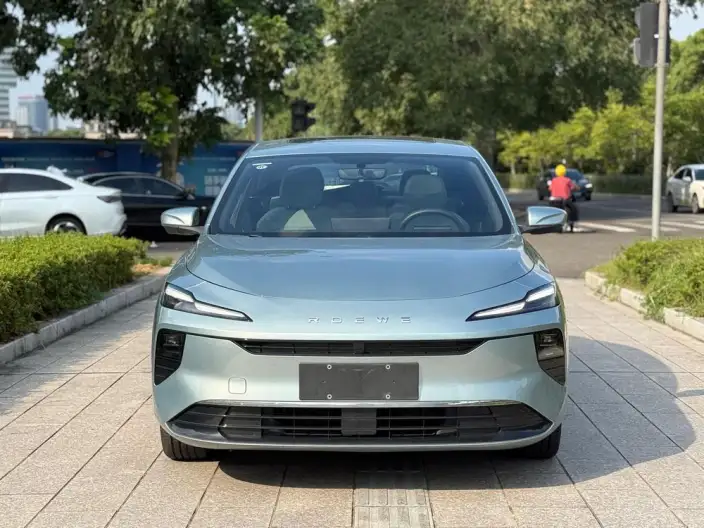 Roewe D6 2025 Model 450km Exclusive Edition