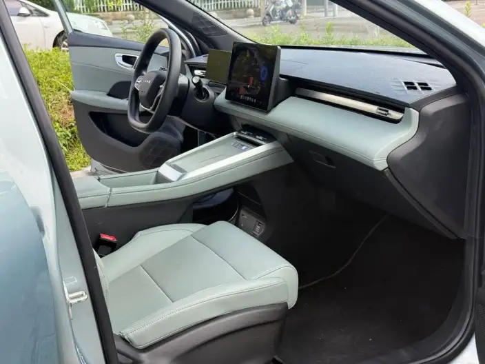 Roewe D6 2025 Model 450km Exclusive Edition – фото 6