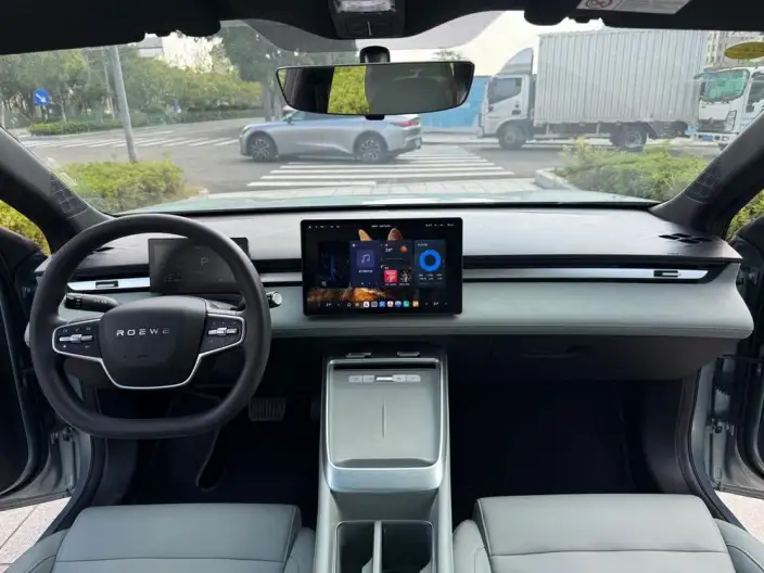 Roewe D6 2025 Model 450km Exclusive Edition – фото 8