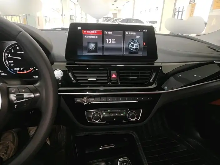 BMW 1 Series 2023 Model 125i M Sports Night Edition – фото 6