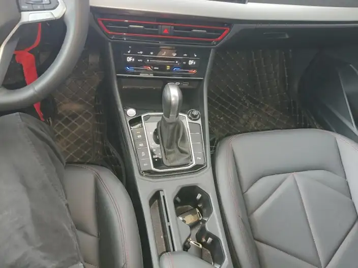 Volkswagen Lavida 2024 Model 300TSI DSG Starry Sky Leading Edition – фото 10