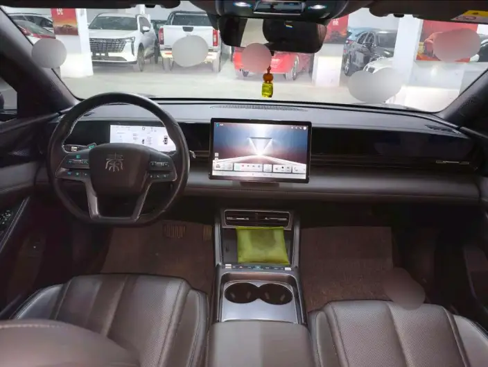 QinL EV 2025 Model 470KM Leading Model – фото 6