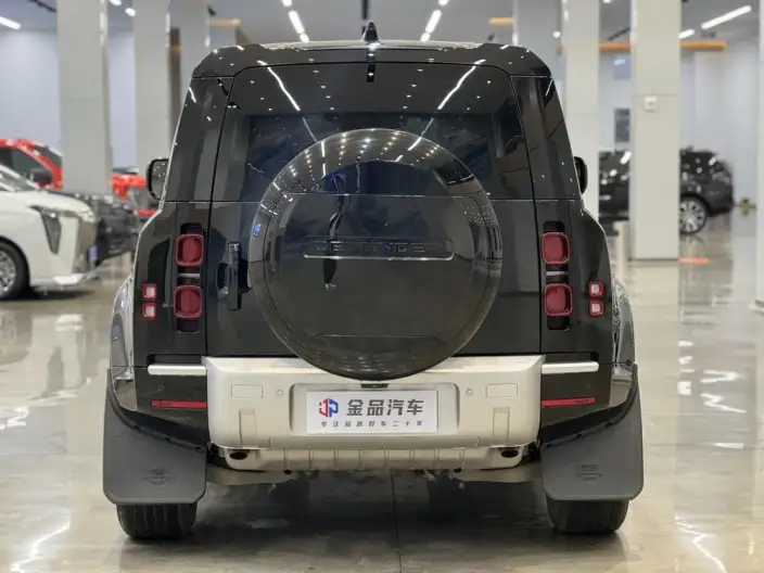 Land Rover Defender 2023 Model 90 3.0T P400 XS – фото 5