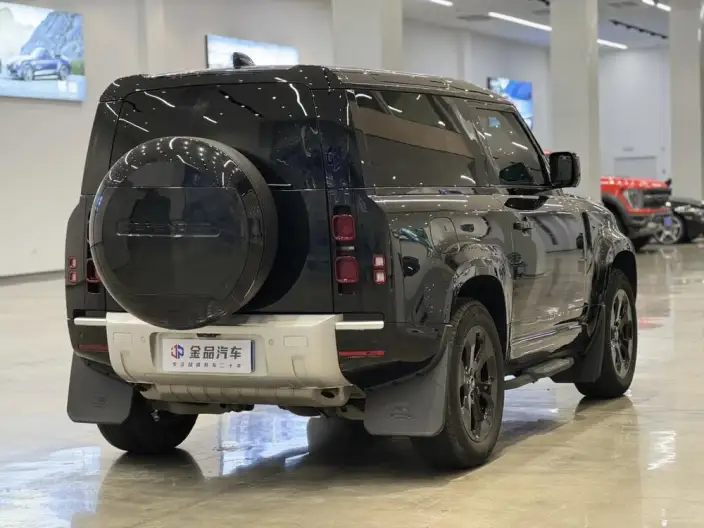 Land Rover Defender 2023 Model 90 3.0T P400 XS – фото 6