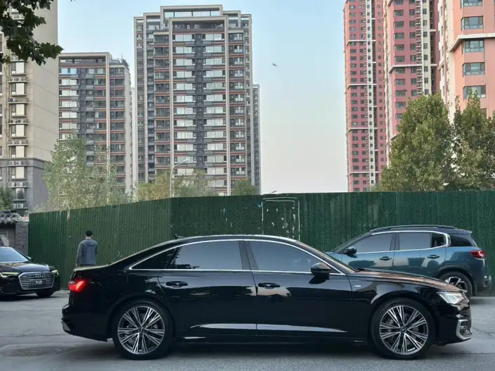 Audi A6L 2024 Model 55 TFSI quattro Exclusive Dynamic Model – фото 7