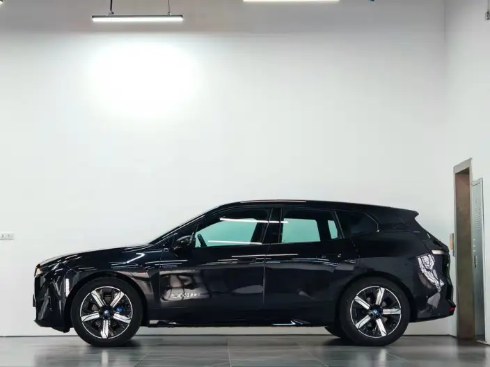 BMW iX 2022 Model xDrive40 – фото 3