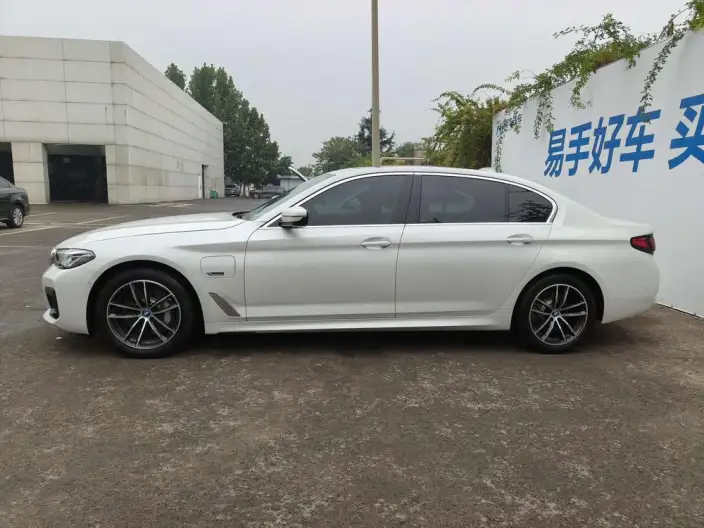 BMW 5 Series PHEV 2022 Model 535Le M Sports Set – фото 3