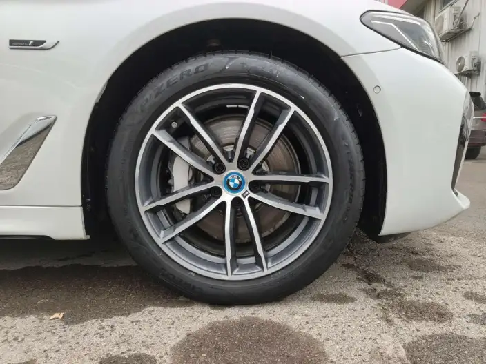BMW 5 Series PHEV 2022 Model 535Le M Sports Set – фото 6