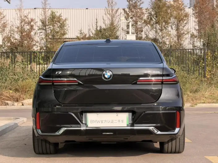 BMW i7 2023 Model eDrive50L Exclusive Model M Sports Set – фото 4