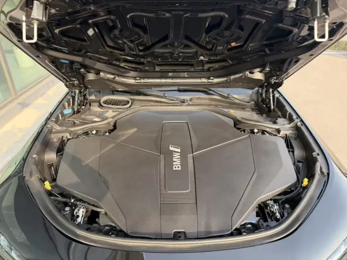 BMW i7 2023 Model eDrive50L Exclusive Model M Sports Set – фото 6