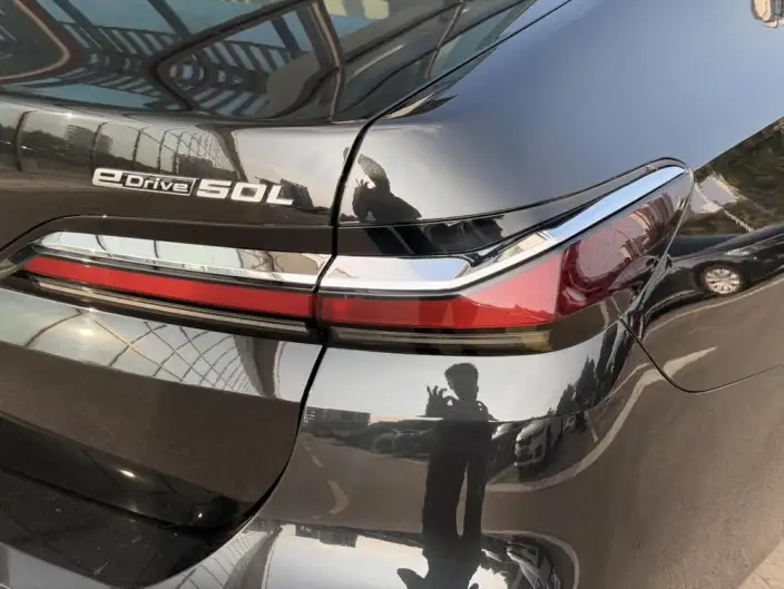 BMW i7 2023 Model eDrive50L Exclusive Model M Sports Set – фото 10