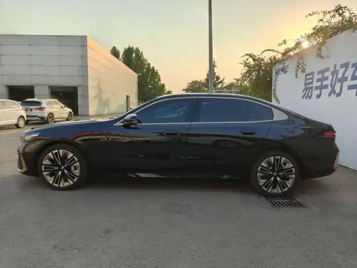 BMW 5 Series 2024 Model 530Li Exclusive Model Luxury Set – фото 4
