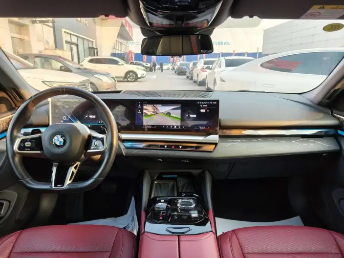 BMW 5 Series 2025 Model 530Li Exclusive Model M Sports Set – фото 8
