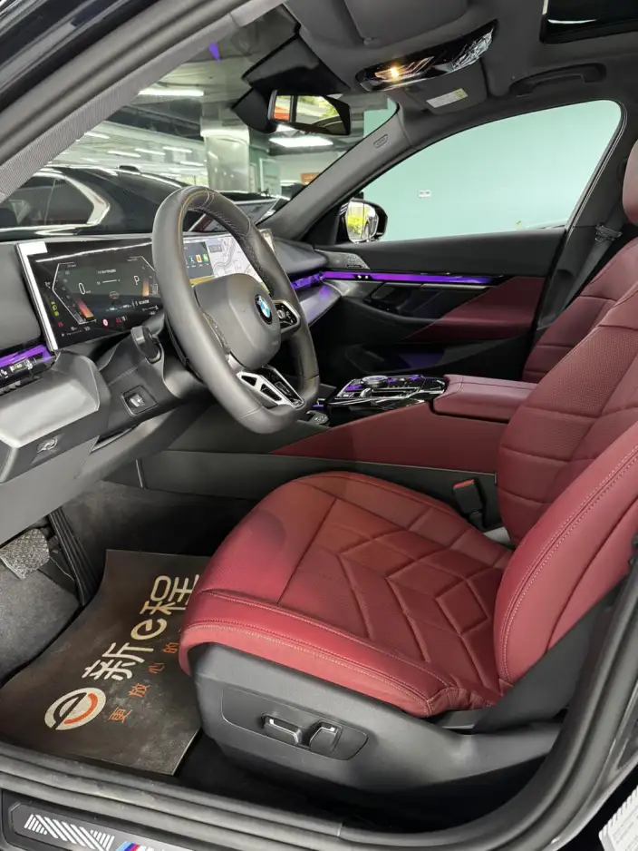 BMW 5 Series 2025 Model 530Li Leading Model M Sports Set – фото 7