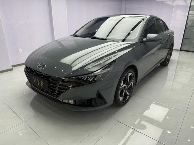 Hyundai Elantra 2022 1.5L CVT LUX Premium – фото 1