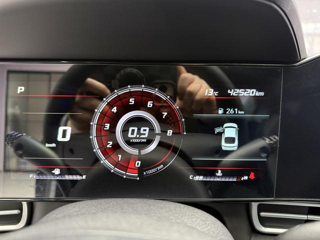 Hyundai Elantra 2022 1.5L CVT LUX Premium – фото 11
