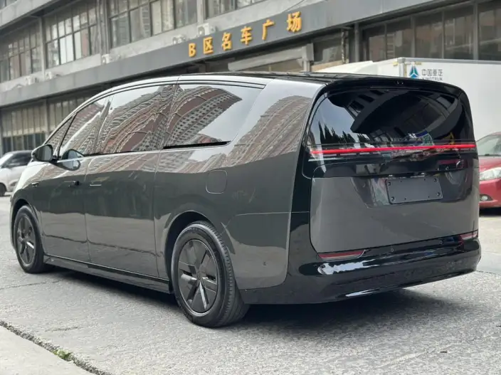 Li Auto MEGA 2025 Model Home Family Special Edition