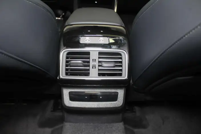 Audi Q5L 2026 Model 2.0T Smart Hybrid Luxury Model – фото 7