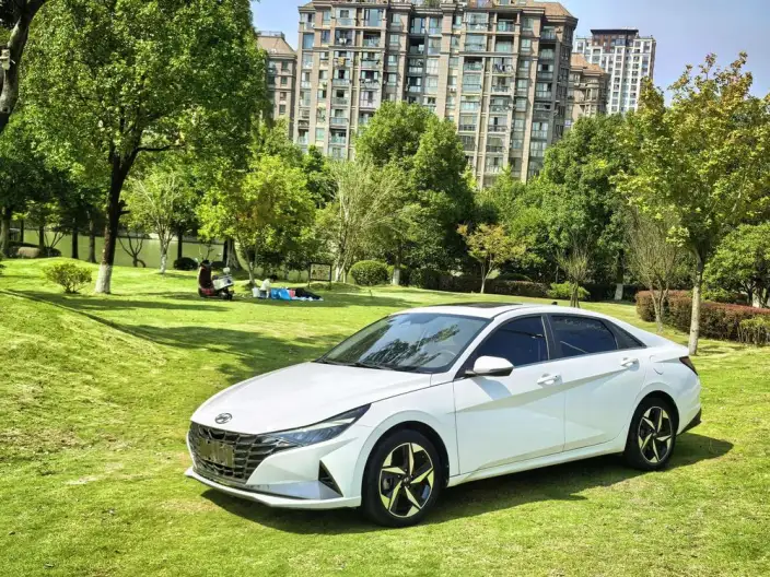 Hyundai Ioniq 2021 Model 1.5L CVT LUX Premium Edition
