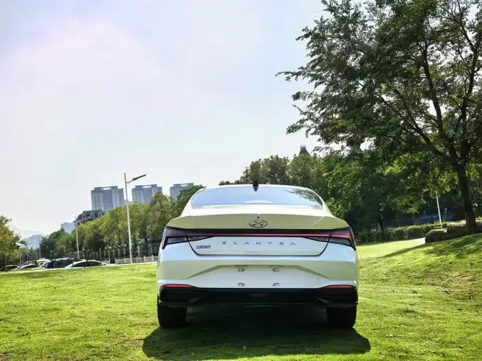 Hyundai Ioniq 2021 Model 1.5L CVT LUX Premium Edition – фото 5