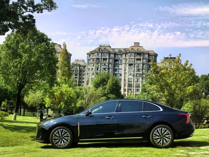 Hongqi H5 2025 Model 2.0T Automatic Flag Enjoy Edition