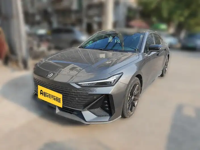 Changan UNI-V 2022 Model 1.5T Noble Model – фото 1