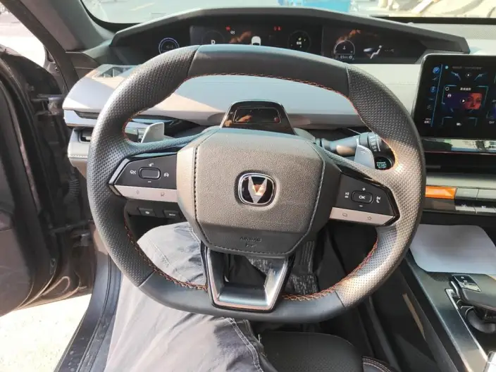 Changan UNI-V 2022 Model 1.5T Noble Model – фото 7