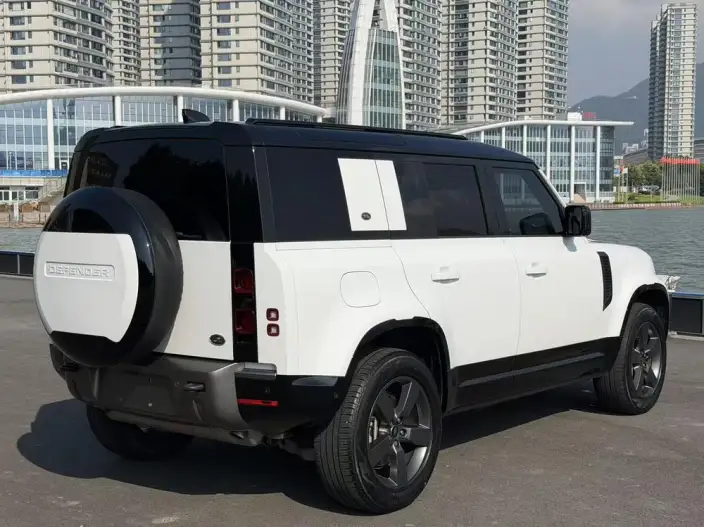 Land Rover Defender 2024 Model 110 3.0T P400 X-Dynamic HSE – фото 6