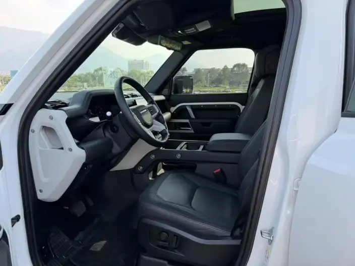 Land Rover Defender 2024 Model 110 3.0T P400 X-Dynamic HSE – фото 8