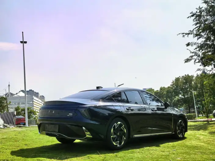 HONGQI H6 2023 Model 2.0T Zhishang Edition – фото 7
