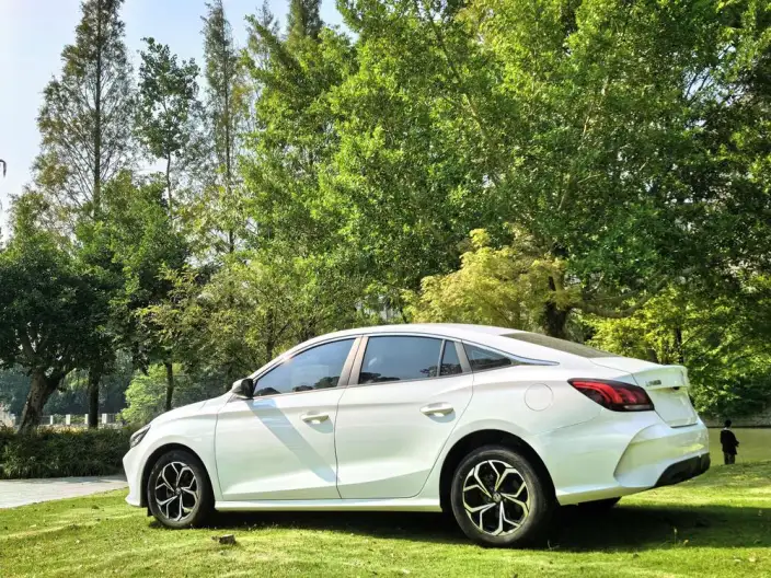 MG5 2022 Model 180DVVT CVT Youth Fashion Edition – фото 5