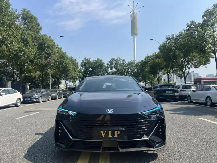 Changan UNI-V 2022 Model 1.5T Noble Model – фото 2