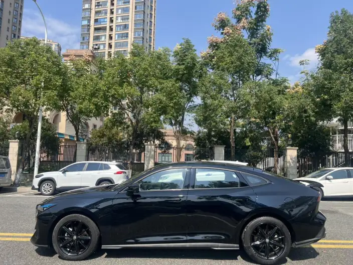 Changan UNI-V 2022 Model 1.5T Noble Model – фото 4