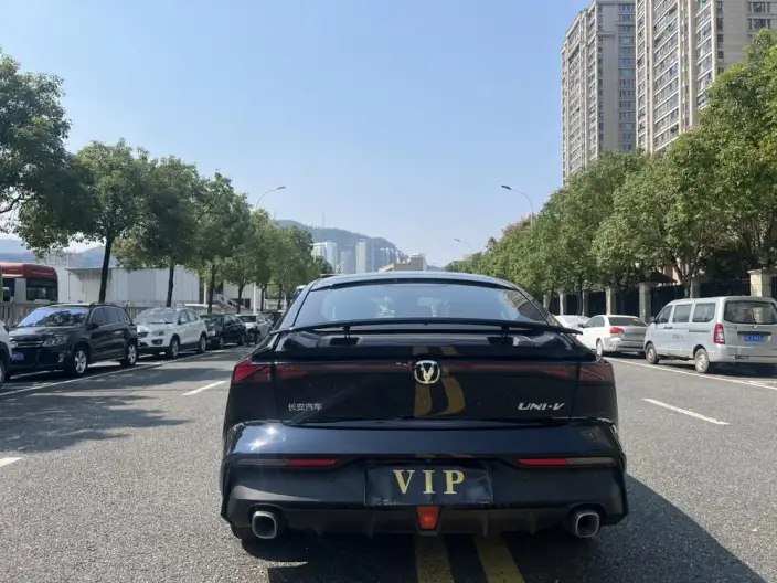 Changan UNI-V 2022 Model 1.5T Noble Model – фото 6