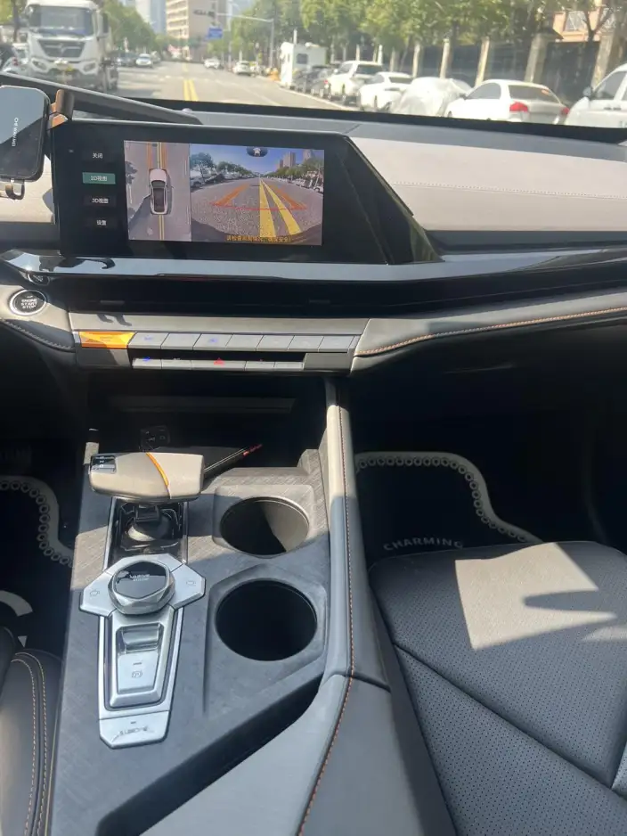 Changan UNI-V 2022 Model 1.5T Noble Model – фото 7