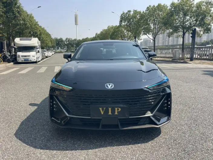 Changan UNI-V 2022 Model 1.5T Noble Model – фото 2