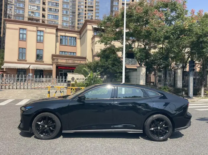 Changan UNI-V 2022 Model 1.5T Noble Model – фото 4