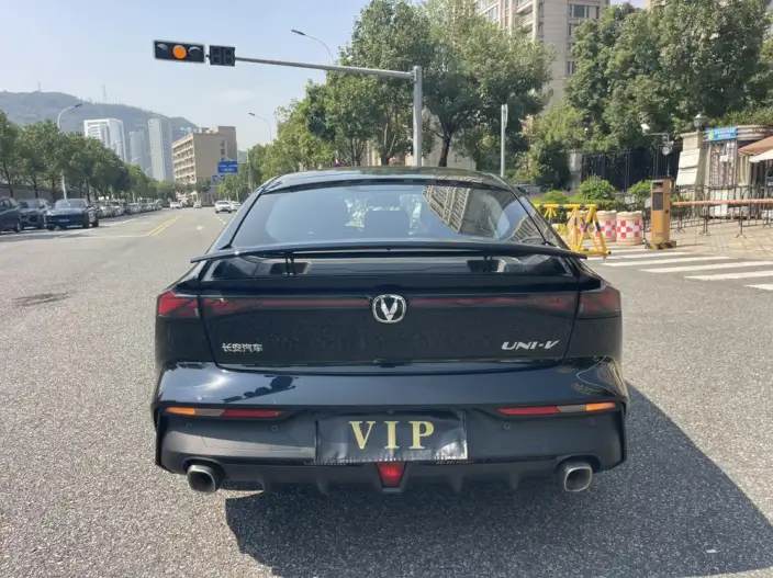 Changan UNI-V 2022 Model 1.5T Noble Model – фото 6