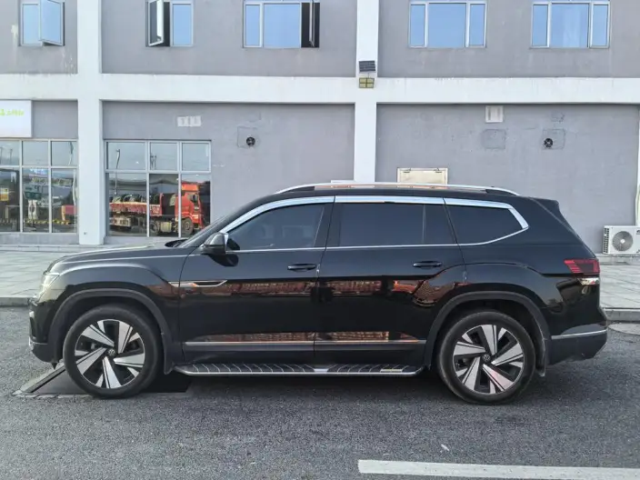 Volkswagen Teramont 2023 Model Facelift 380TSI 4WD Respect Deluxe Edition – фото 3