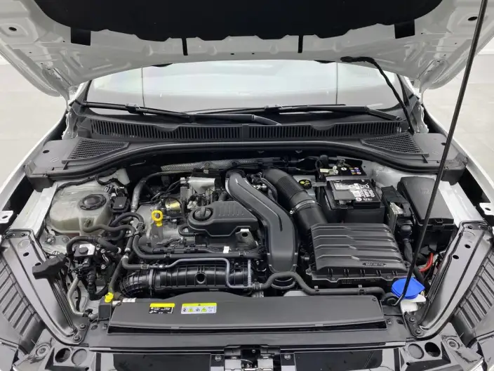 Volkswagen Sagitar 2023 Model 300TSI DSG Beyond Edition – фото 5