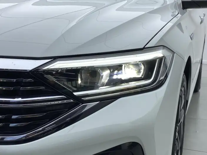 Volkswagen Sagitar 2023 Model 300TSI DSG Beyond Edition – фото 6