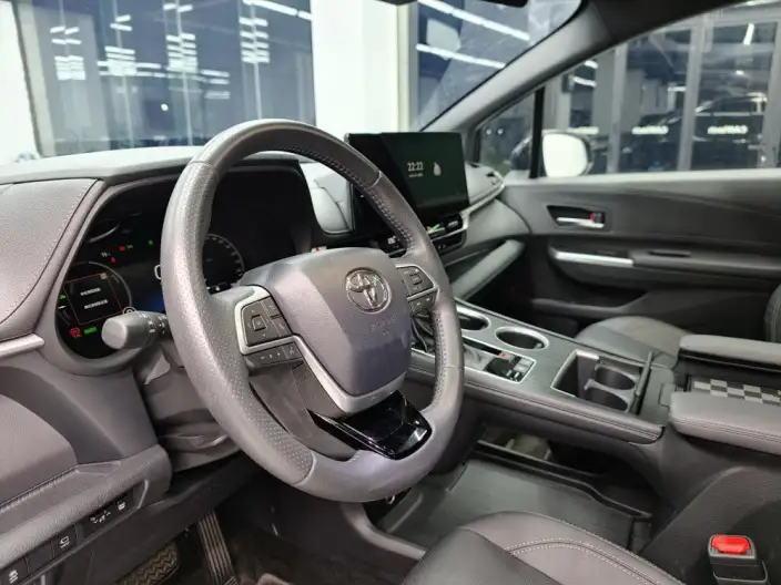 Toyota Sienna 2024 Model Hybrid 2.5L Supreme Edition – фото 10
